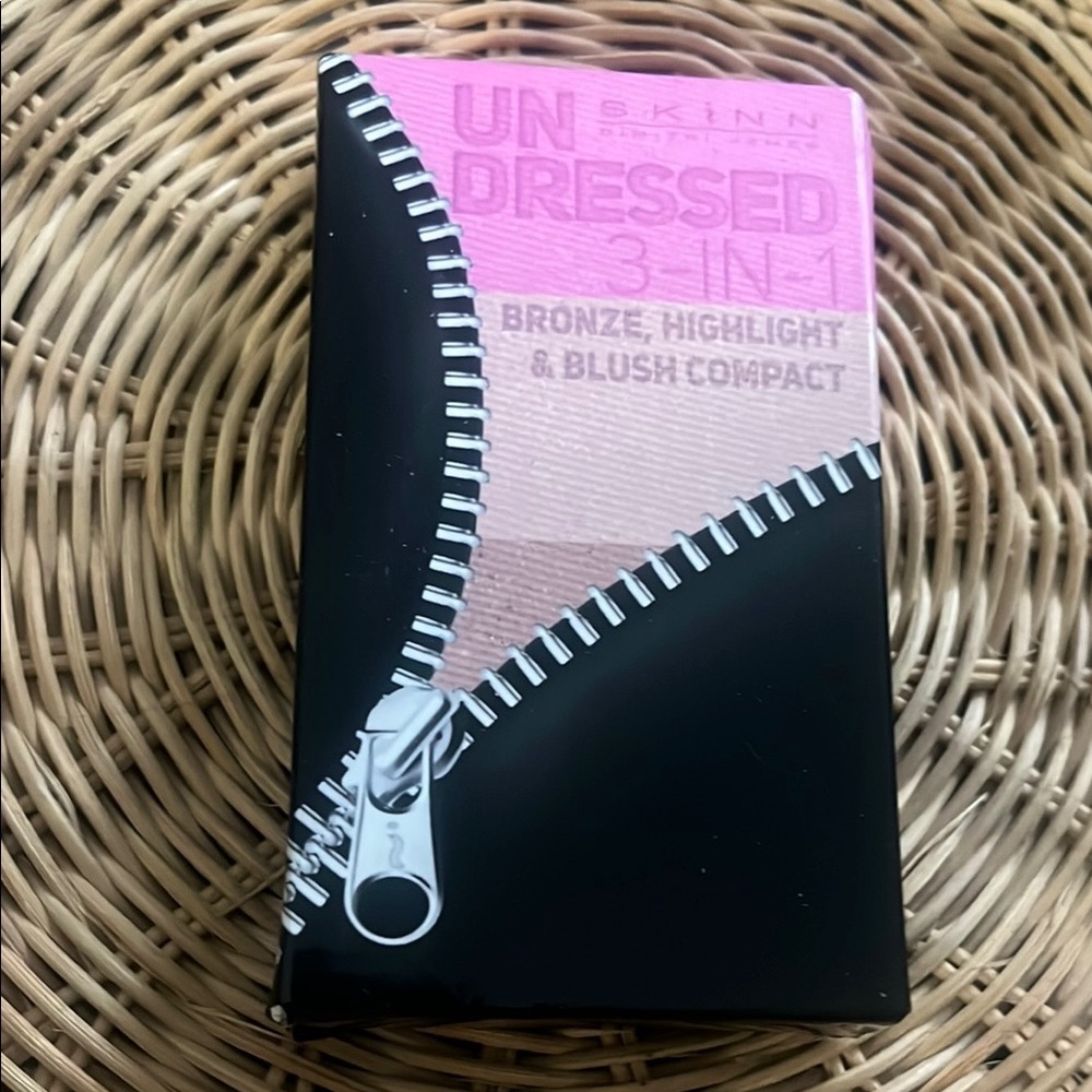 Skinn Dimitri James undressed 3 in 1 bronze highlight and blush compact NIB
